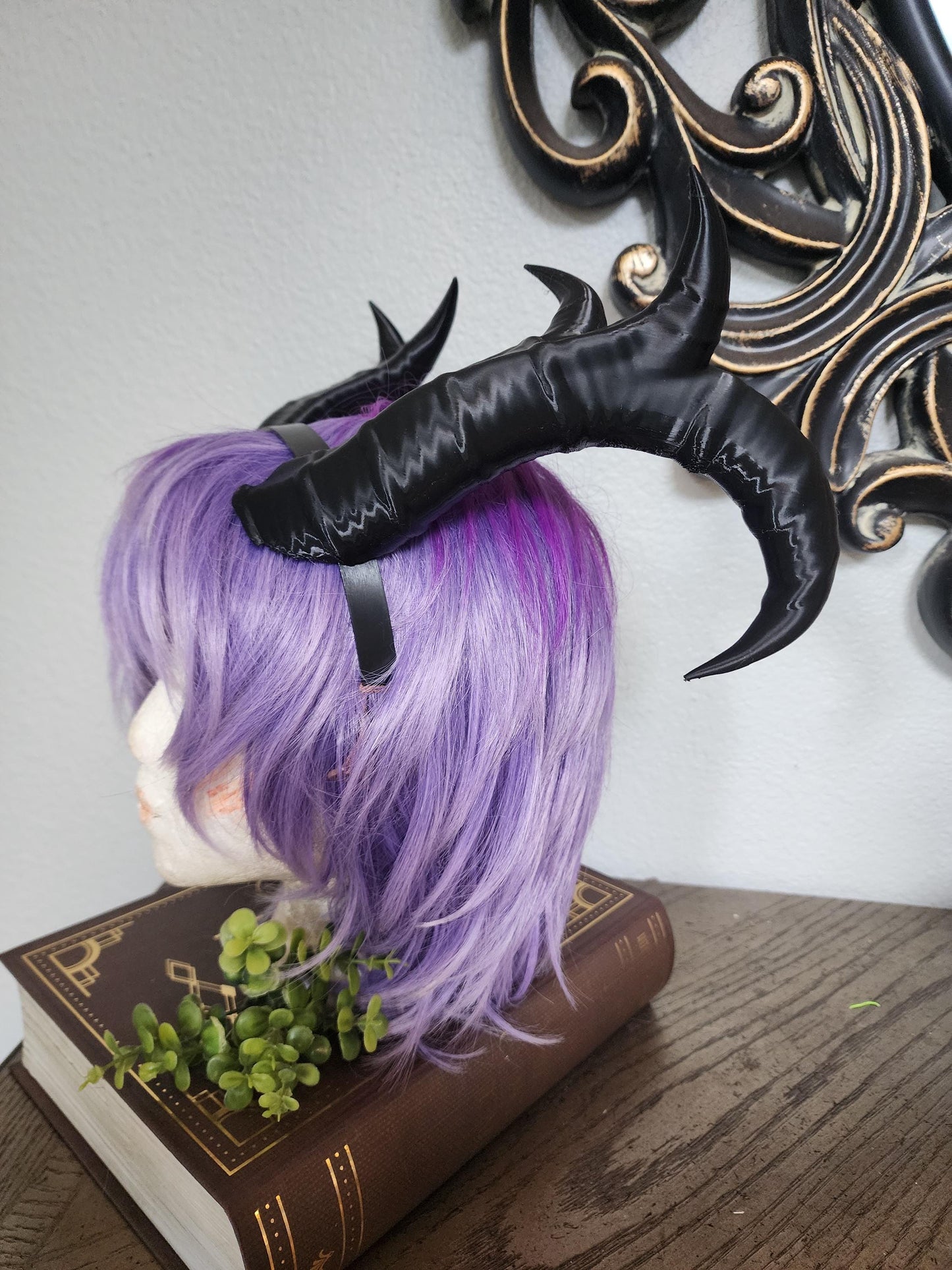 New Arrival: Large barbarian fantasy dragon horns warlord style horns stage prop split goat horns light weight 3D Printed.