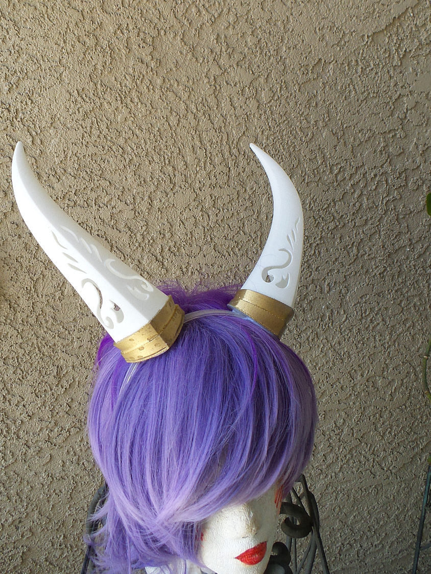 Bridal Dragon inspired 3d printed horns on headband DIY costume addition dragon comicon fantasy beautiful celtic carnyx carved horns gold - Mud And Majesty