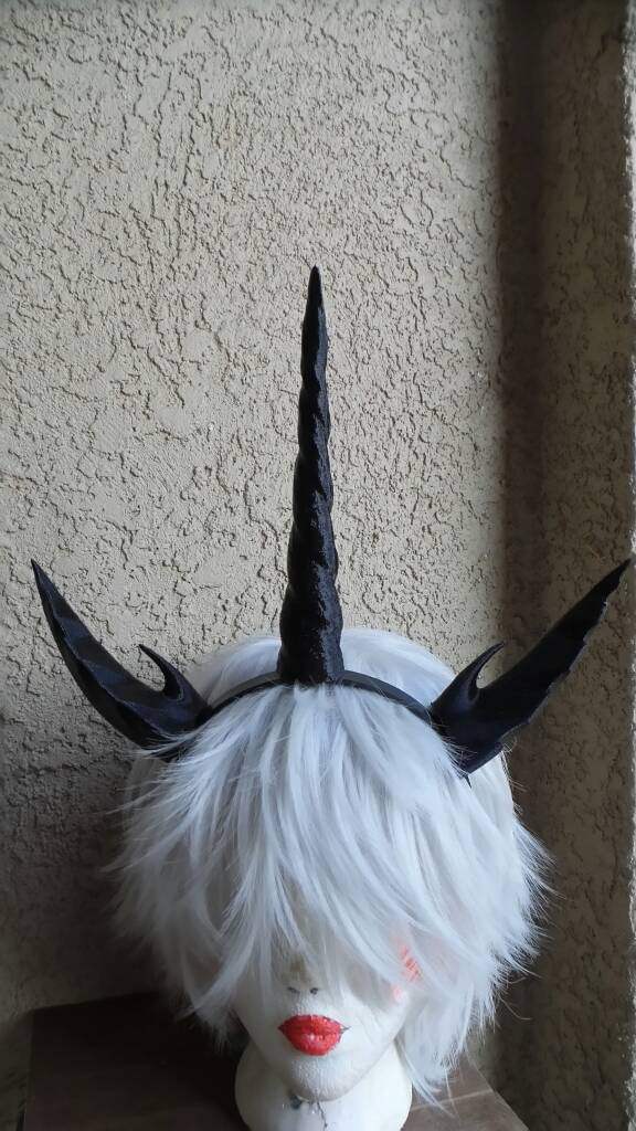 Deanerys Dragon inspired 3d printed horns on headband DIY costume addition dragon ears lizzard horns spiny horns spike horns avatar - Mud And Majesty