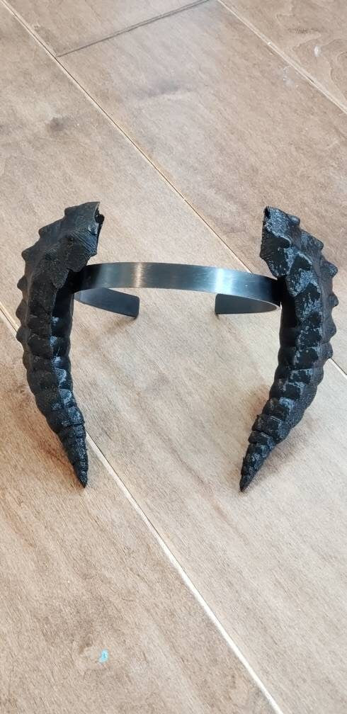 Deanerys Dragon inspired 3d printed set horns on headband DIY costume addition dragon ears four horned beast set lizzard horns sleeck horns