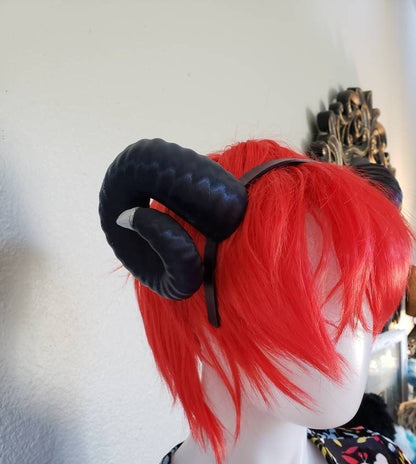 NEW ARRIVAL Jesters Horns  RAM horns headband 3D printed cosplay wow swirly  twisted blue with silver tips critical role style