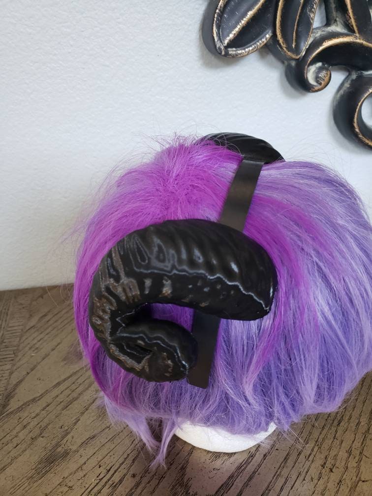 NEW ARRIVAL Jester  RAM horns headband 3D printed cosplay wow swirly  twisted  black or brown tiefling druid horns