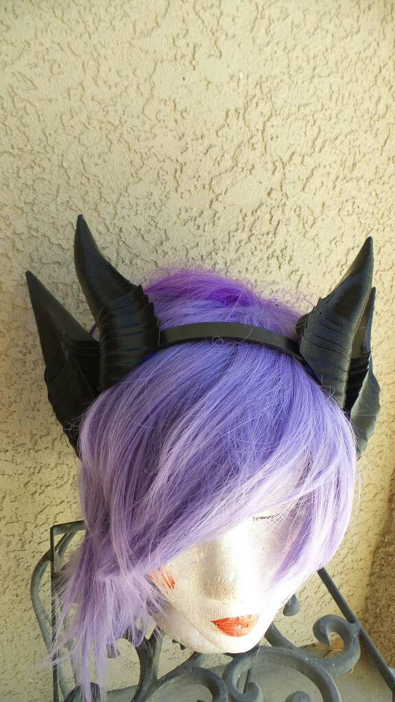 Deanerys Dragon inspired 3d printed Double set horns on headband DIY costume addition dragon ears four horned beast set lizzard horns - Mud And Majesty